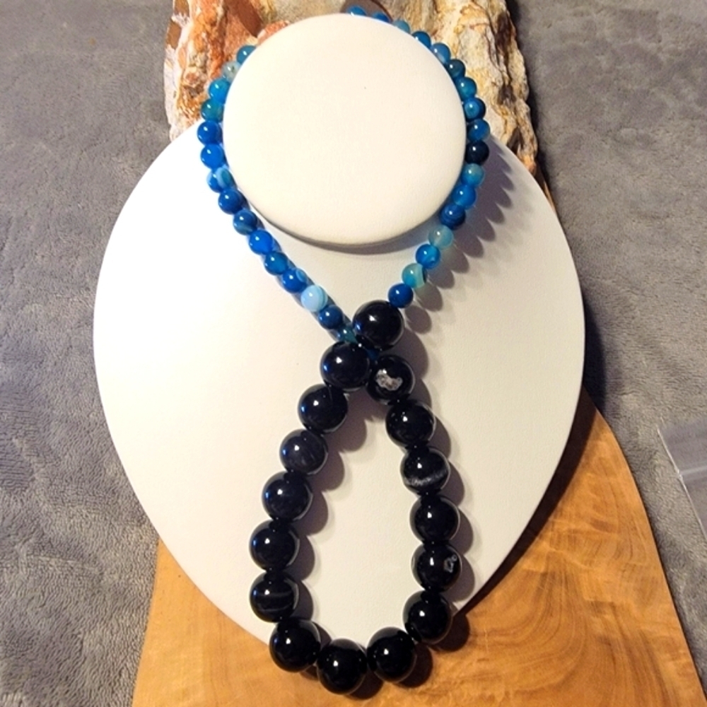 Round 993 Cts Natural Blue Onyx Black Agate Beaded Natural Gemstone Necklace - Picture 8 of 11